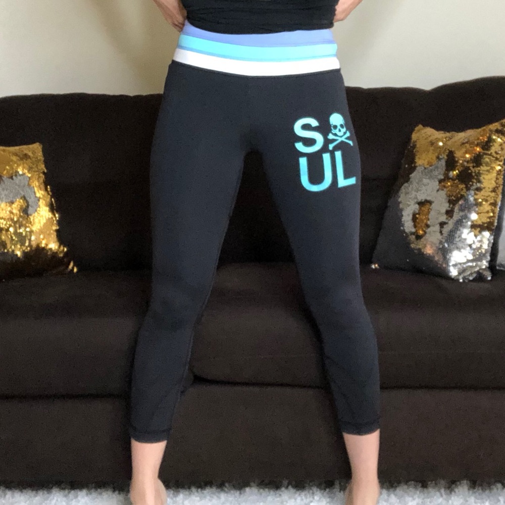 Lululemon black crop legging soul cycle  size 4